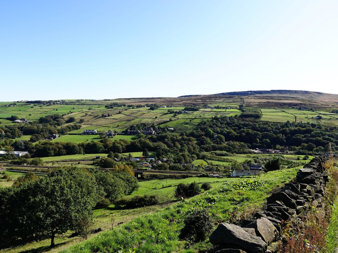 Hill Top Slaithwaite Reservoir-Slaithwaite必去景点