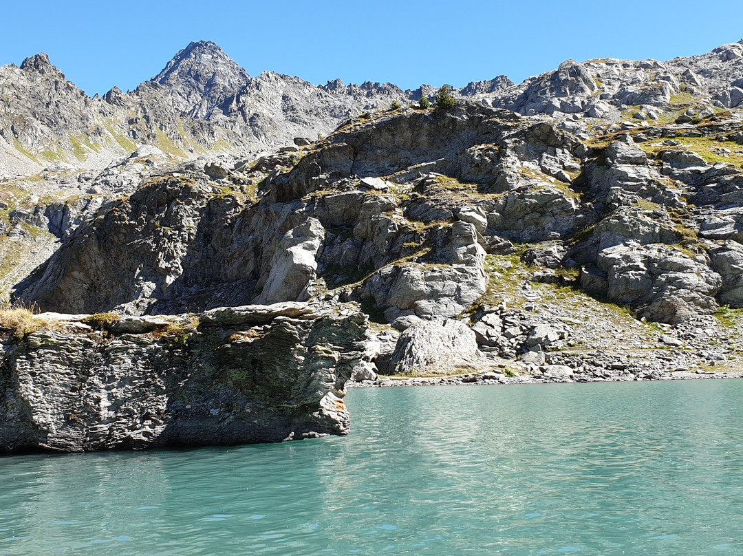 Laghi di Bella Comba-La Thuile必去景点