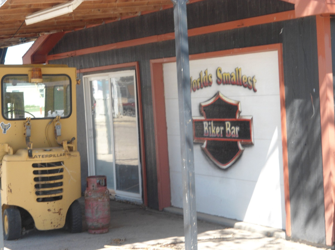 Elm Springs旅游景点-World's Smallest Biker Bar