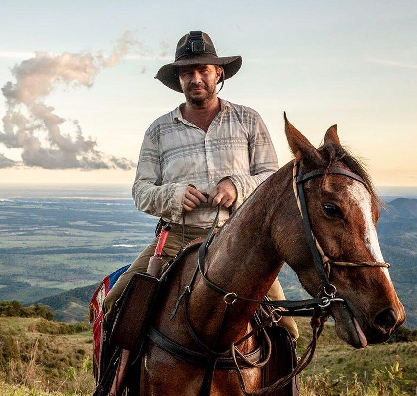 A CABALLO POR COLOMBIA