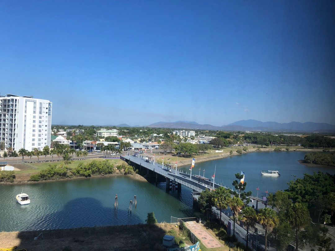 汤斯维尔假日酒店主图