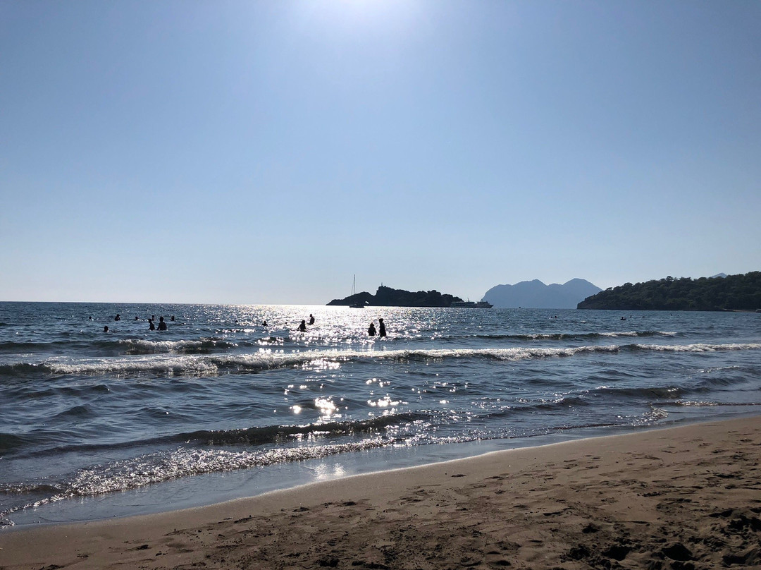 Istuzu Beach景点图片
