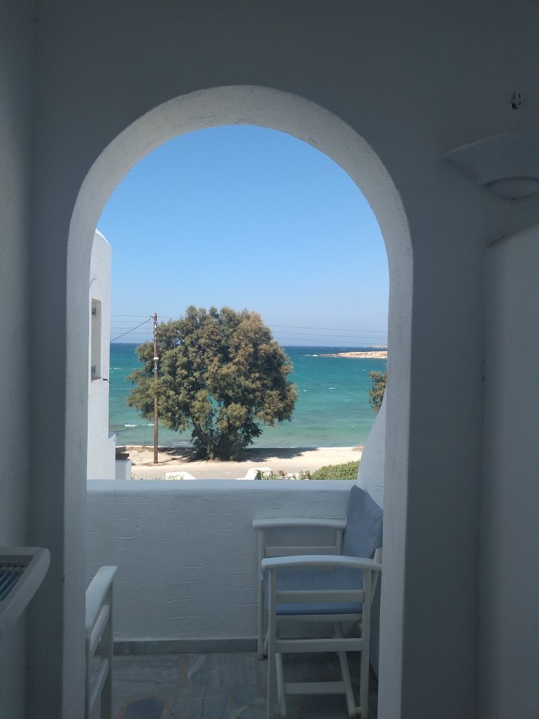 Roussos Beach Hotel-官方