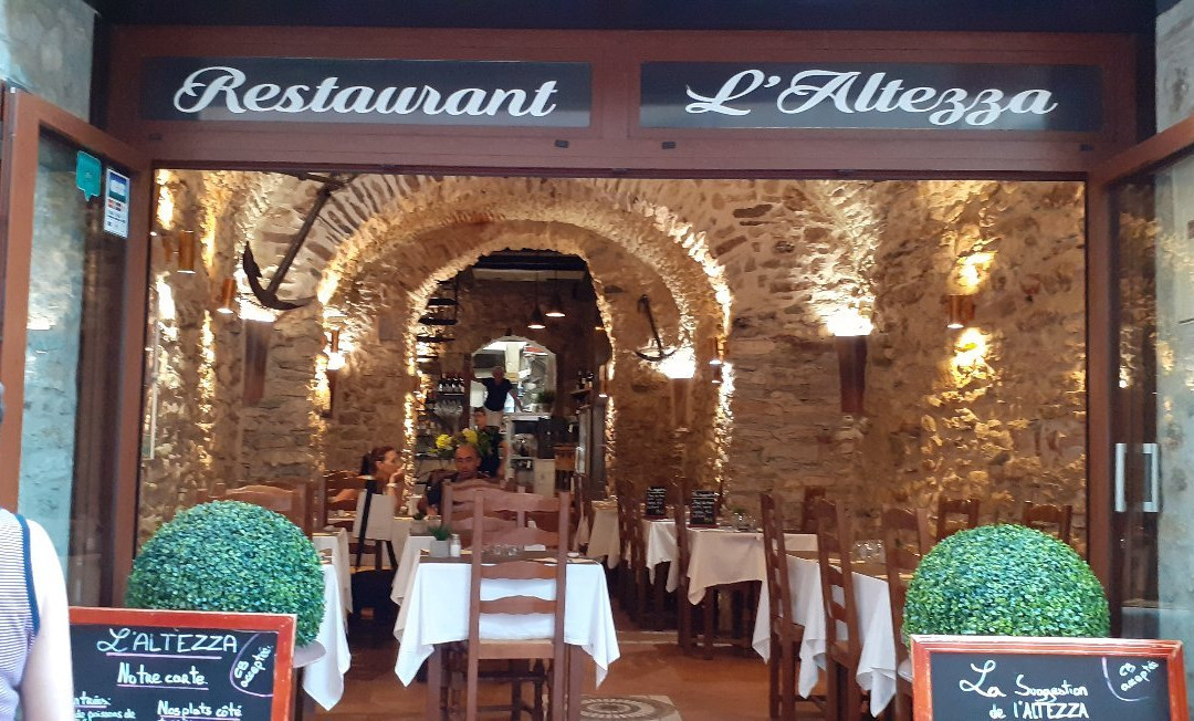 Saint Florent餐馆和美食-L'Altezza