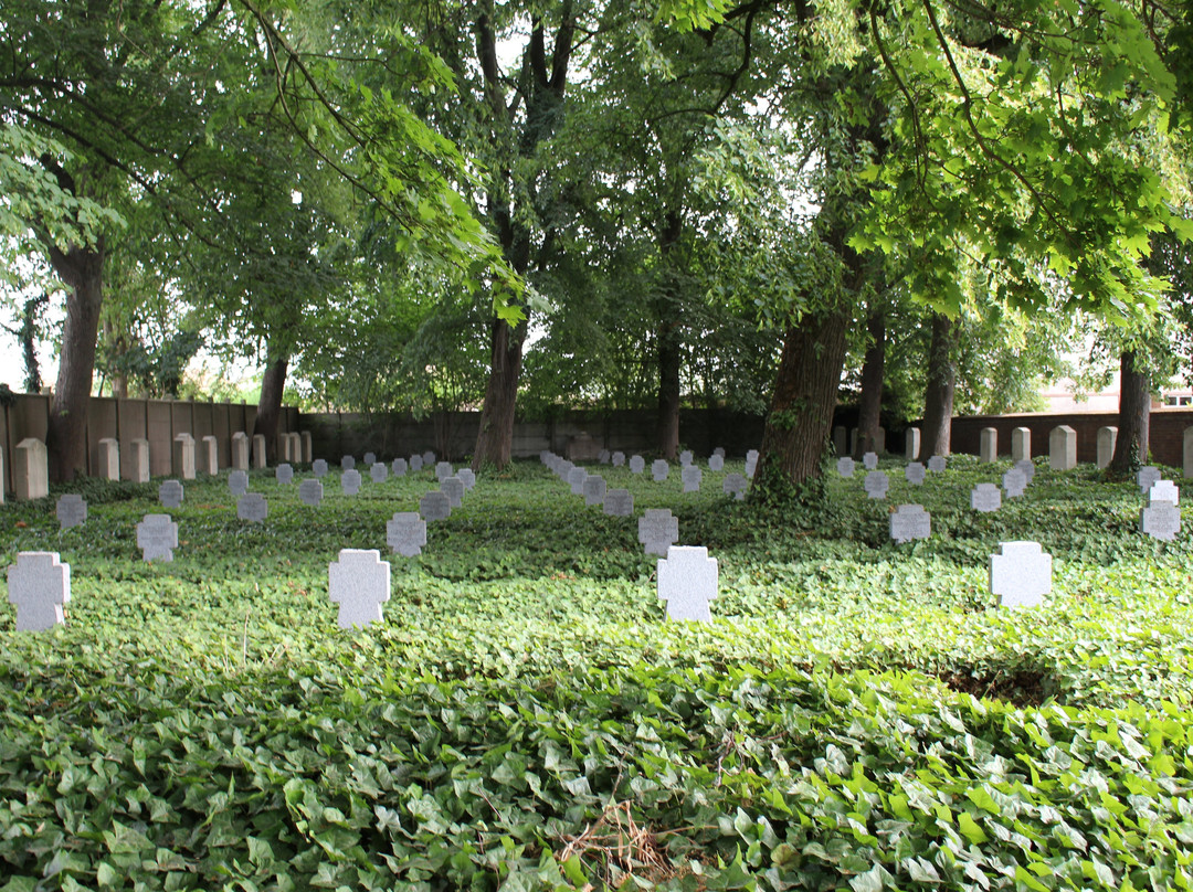 Deutscher Soldatenfriedhof Haubourdin-Haubourdin必去景点