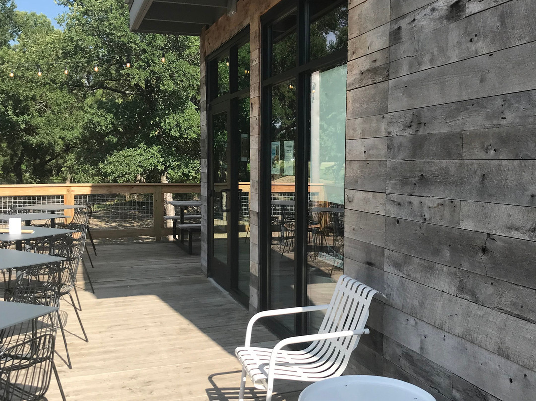 Grrrowler's Tap Room & Beer Garden-The Colony必去景点