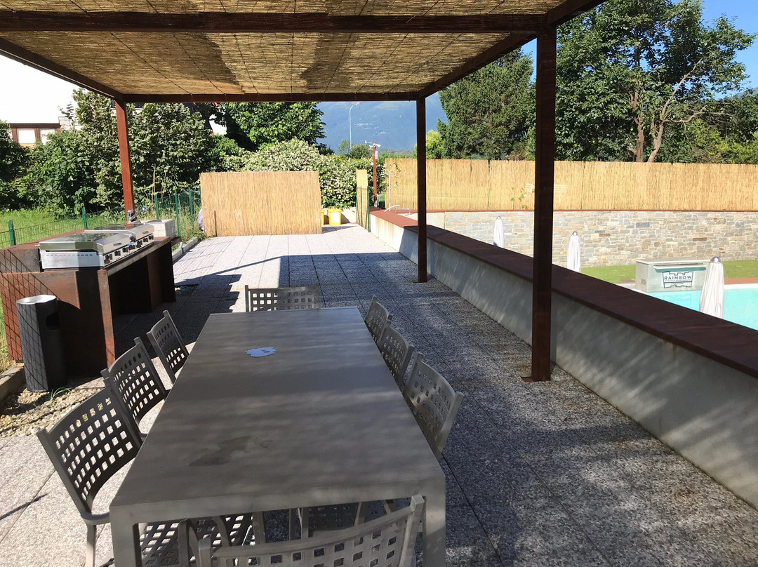 科莫湖彩虹假日公寓式酒店