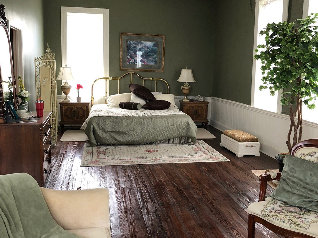 Old School on the Hill B&B主图