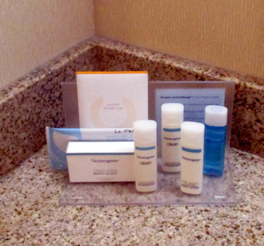 Hampton Inn & Suites Dayton-Airport主图