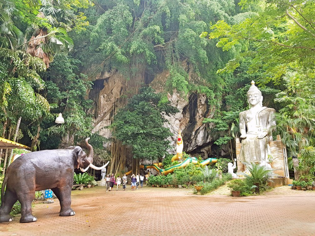 Wat Tham Khao Prathun-考查貌必去景点