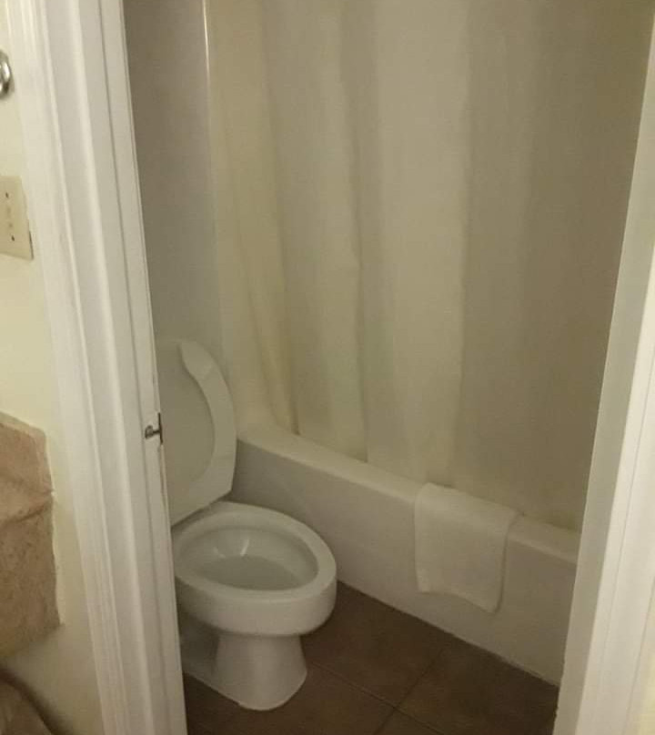 格林江山旅馆主图