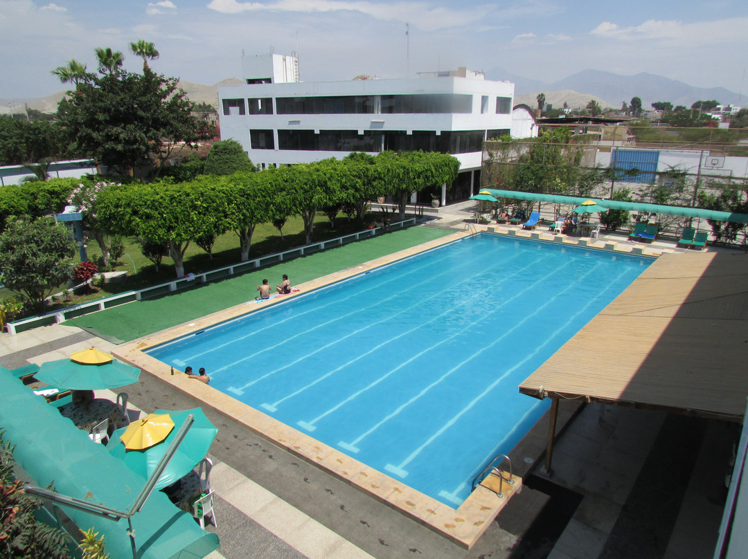 Las Poncianas Club Hotel主图