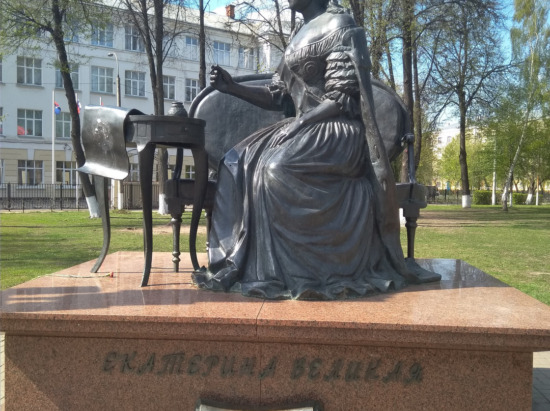 Monument to Catherine the Great-波多利斯克必去景点