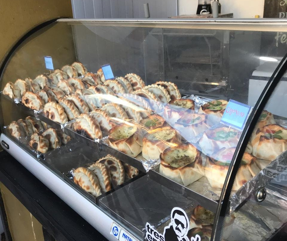 Tres Empanadas