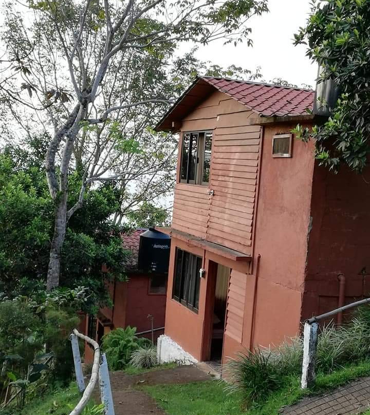 魔法瀑布小屋酒店