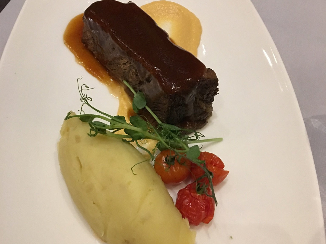 Ashdown Park Hotel主图