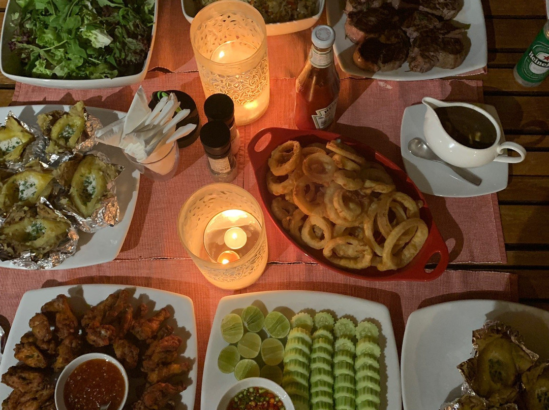 普吉岛卡塔家庭式酒店主图