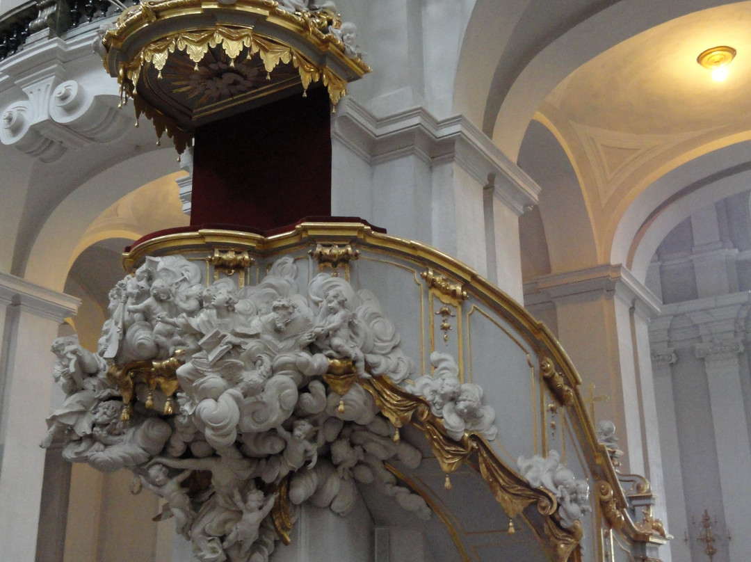 Katholische Hofkirche-德累斯顿必去景点