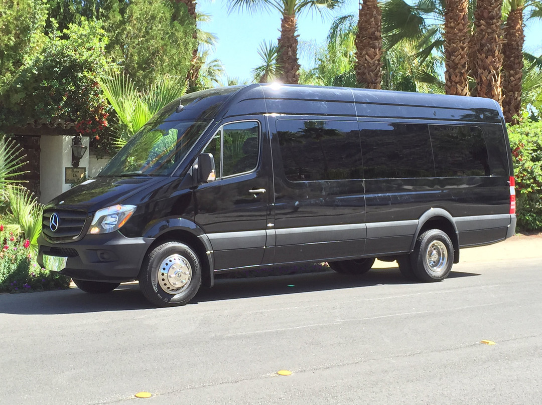 Shuttle Me Five Star Transportation-棕榈泉市必去景点