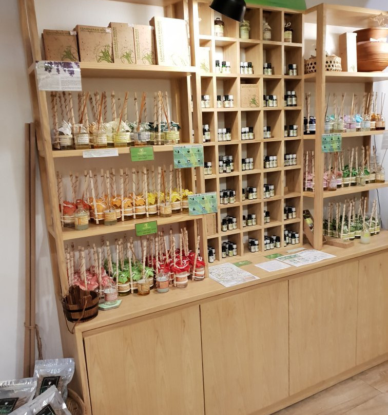 Lemongrass House Karon-Karon Beach必去景点