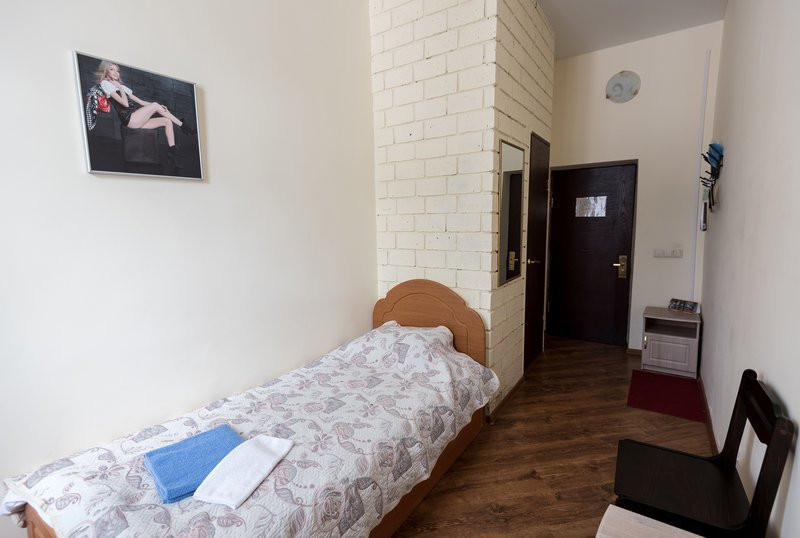 Hotel First Train主图