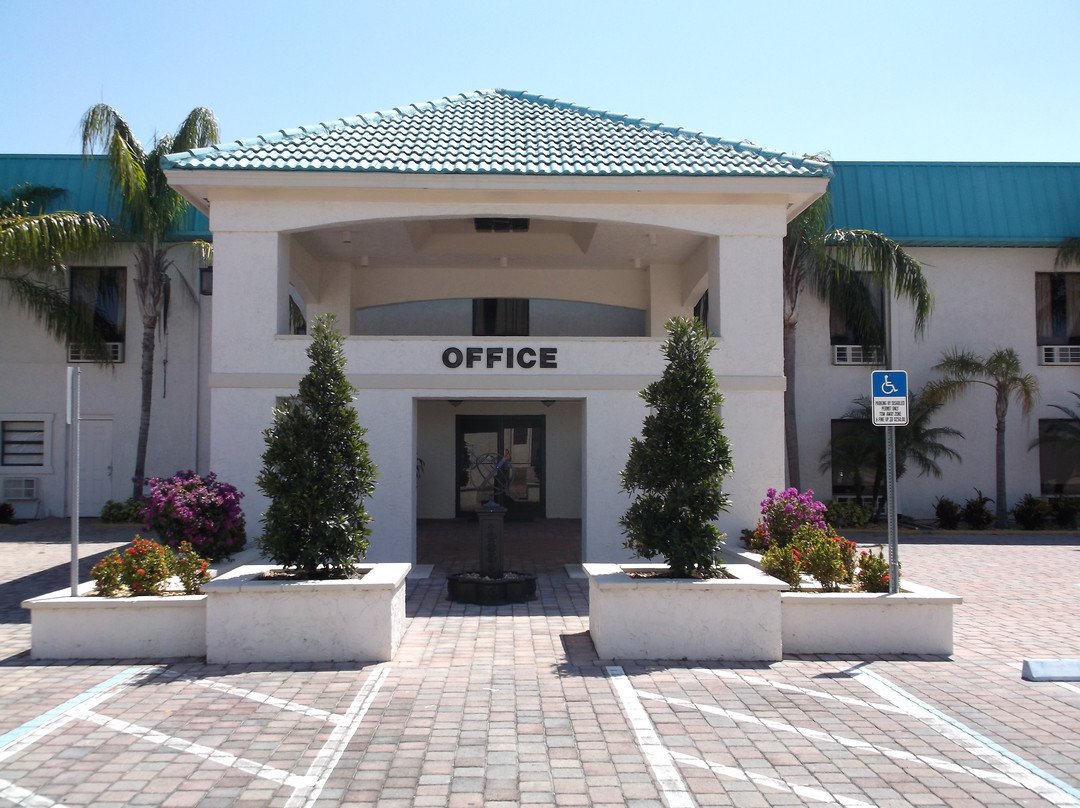 二号码头度假酒店主图