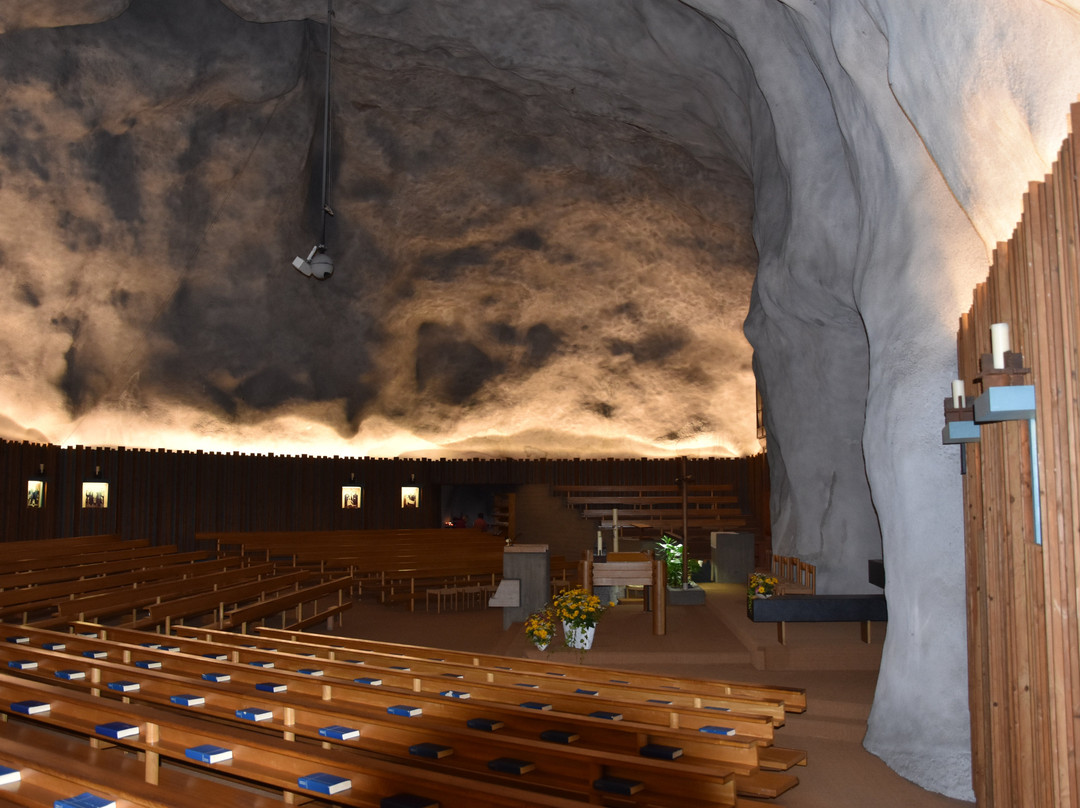 Felsenkirche Eglise St.Michael-Raron必去景点