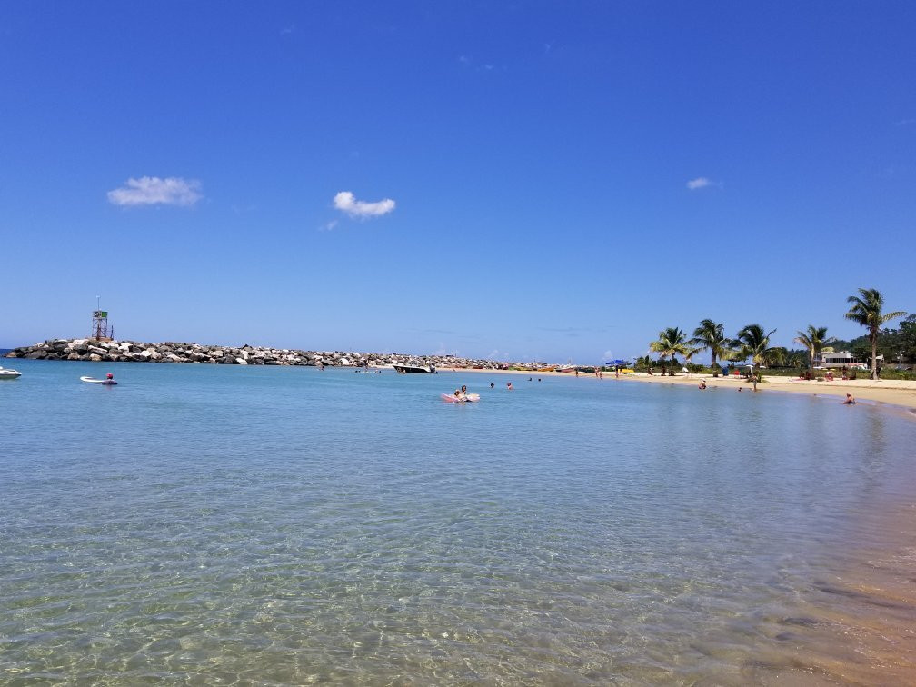 Playa Rompe Olas景点图片