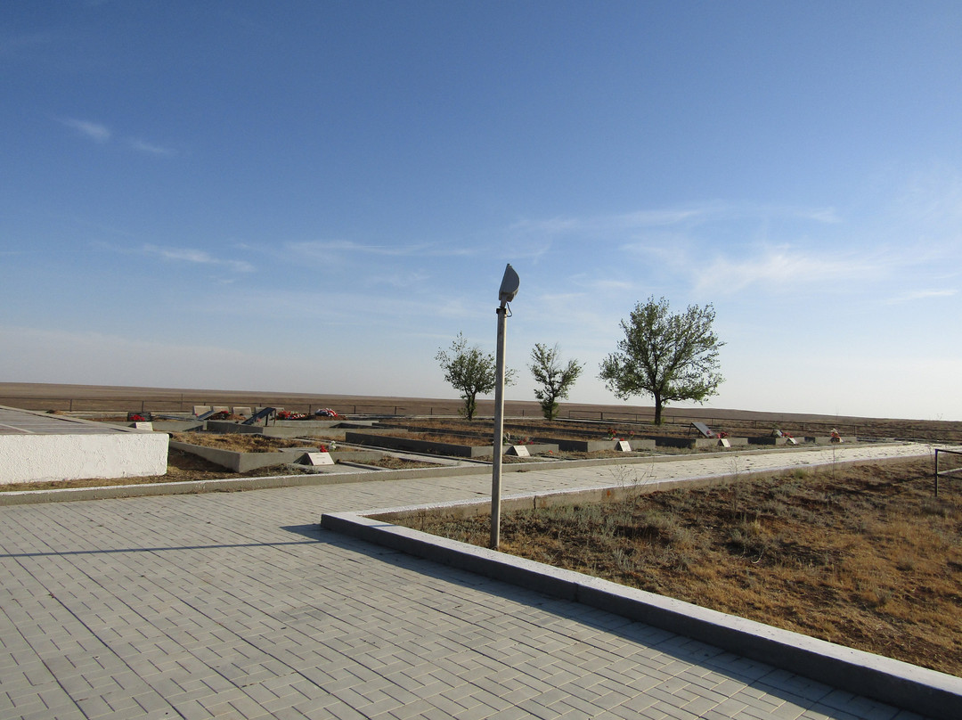 Memorial to Dead Soldiers of the 28th Army景点图片