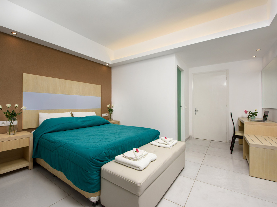 Romantic Palace Beach Apartments主图