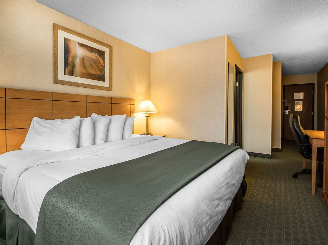 Quality Inn Dubuque Near Galena And Hwy 20主图