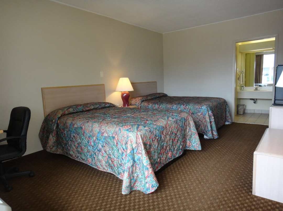 Red River Inn Alexandria主图