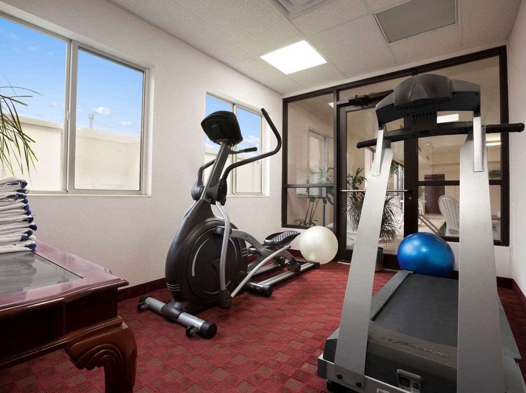 Super 8 by Wyndham Aurora/Naperville Area主图