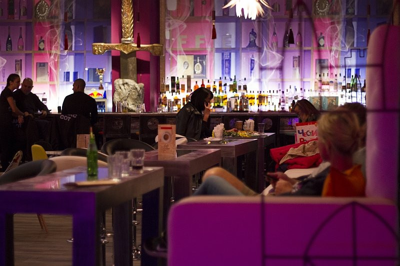 Excalibur Bowling Bar Pub-普罗夫迪夫必去景点