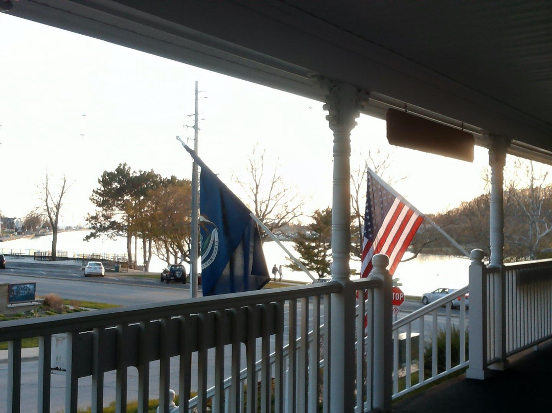 The Harbor House Inn主图