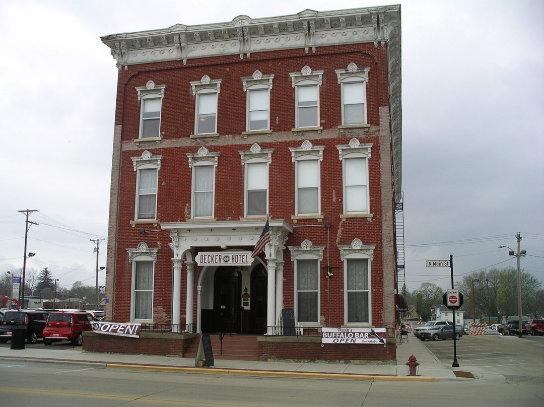 Decker Hotel And Bar主图