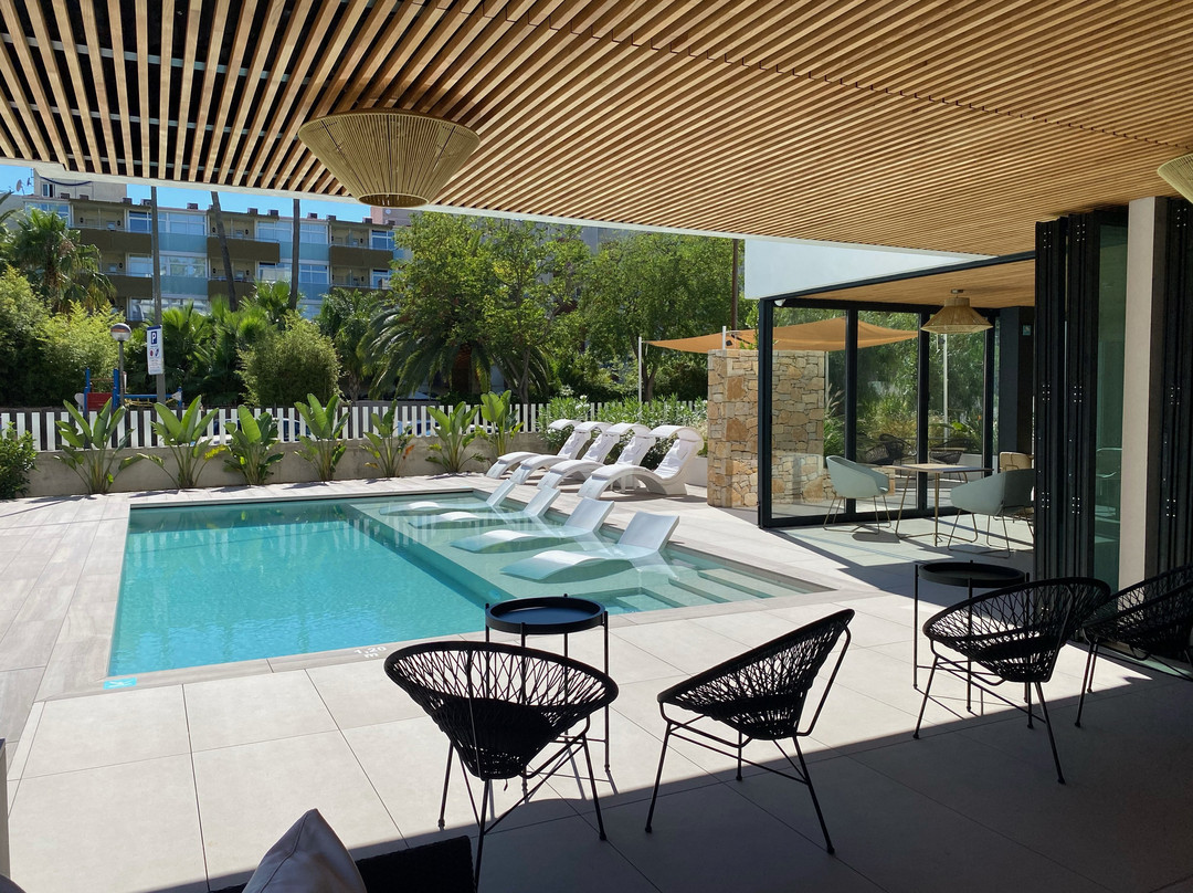 Instants Boutique Hotel