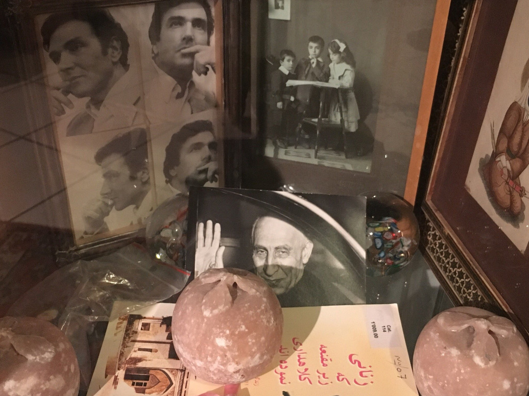 Mossadegh Foundation - Library of Iranology-卡鲁日必去景点