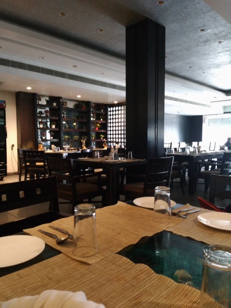 Mid Way Hotel & Restaurant-餐饮