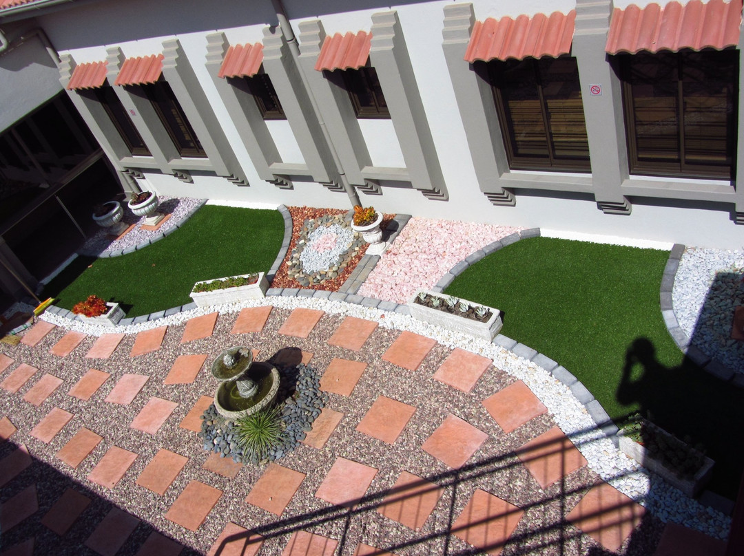 Lonely Oak Hotel主图