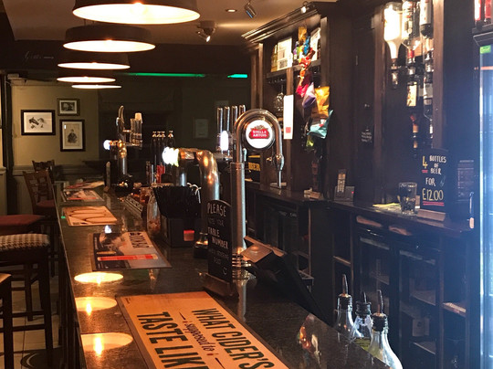 Chelsham餐馆和美食-The Bull Inn