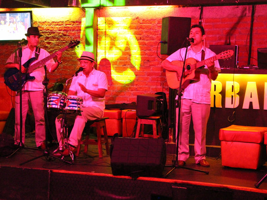 Urbano Bar Restaurante-卡利必去景点