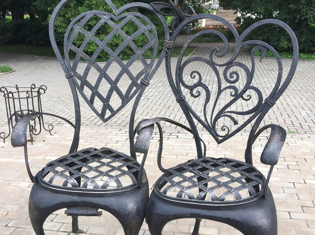 Chairs For The Lovers景点图片