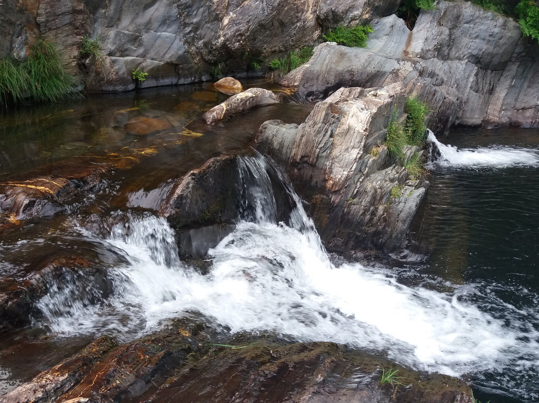 Poço da Cesta - praia fluvial de Casal Novo-Arganil必去景点