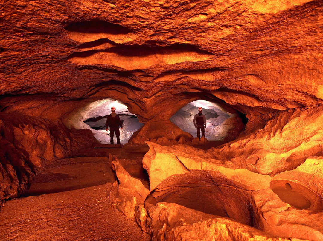 Hoelloch Caves-Muotathal必去景点