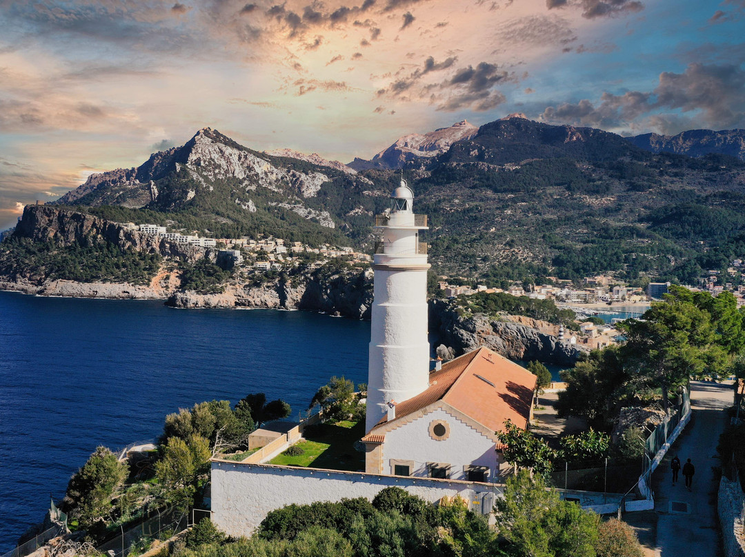 Faro De Cap Gros景点图片