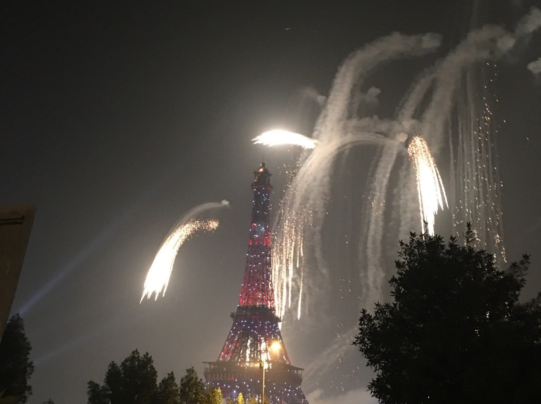 Eiffel Tower Replica景点图片