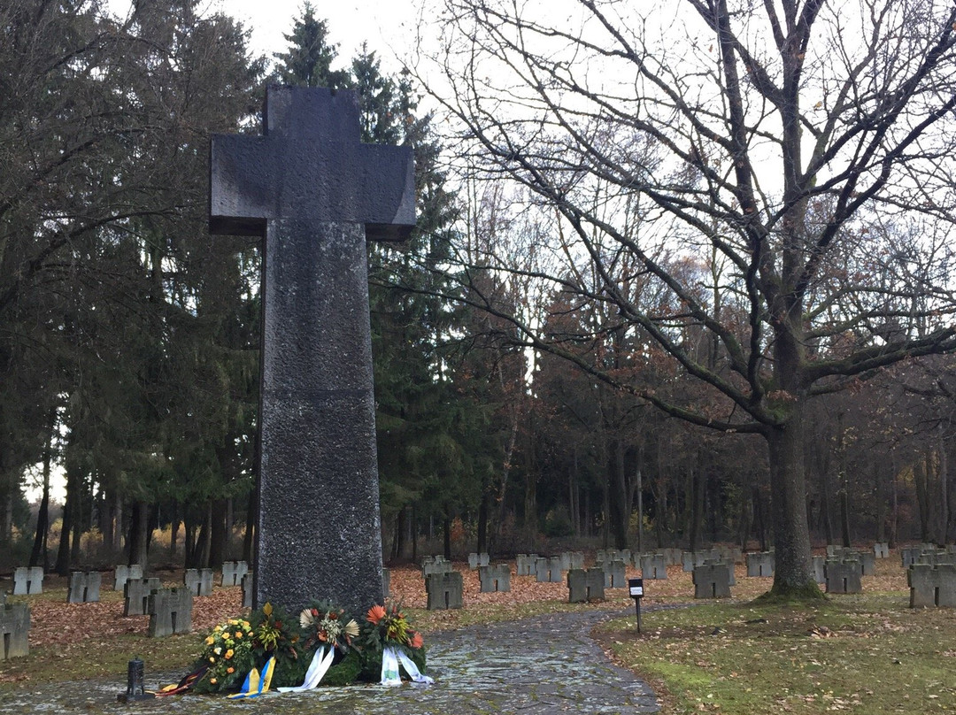 Soldatenfriedhof Hürtgen-Huertgenwald必去景点