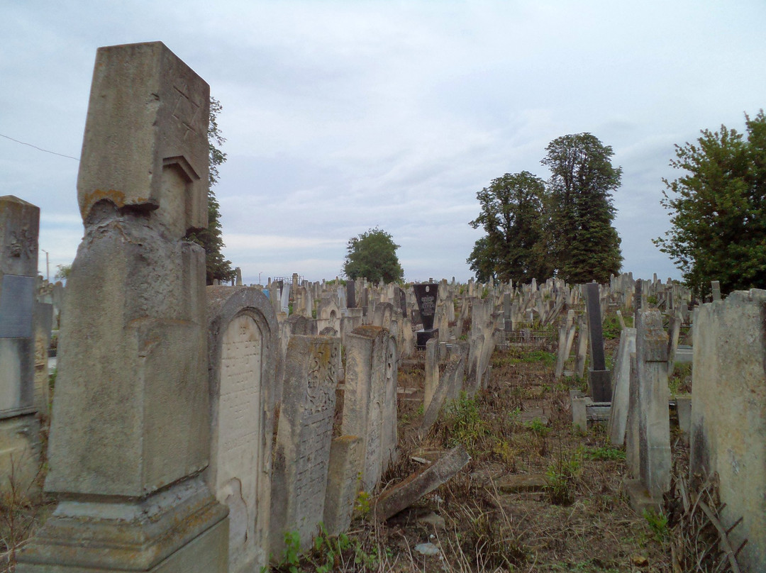 Jewish Cemetery-Chernivtsi必去景点