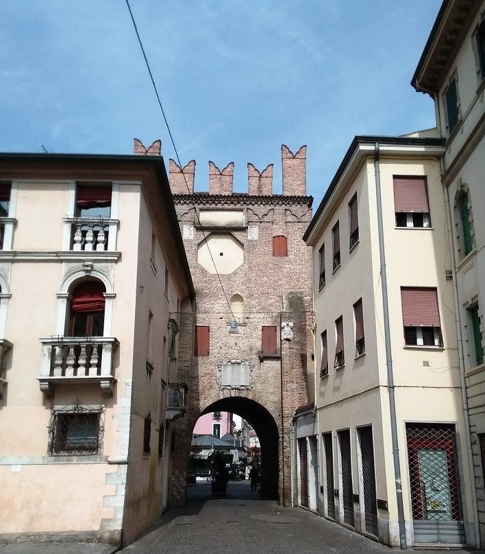 Porta San Bortolo-罗维戈必去景点